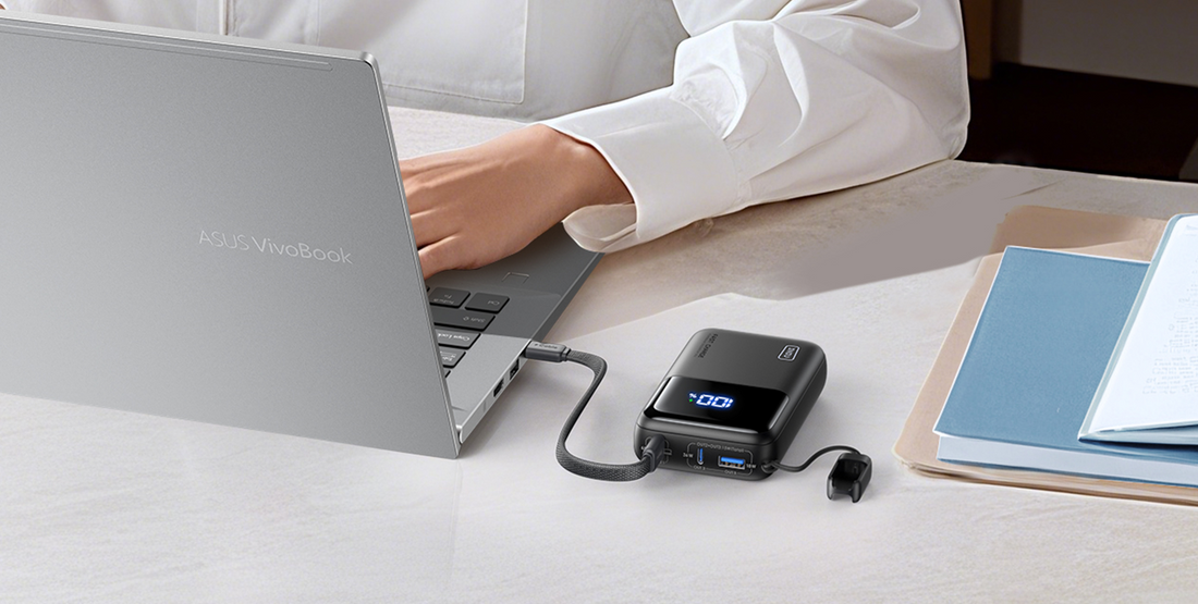 INIU charge laptop with a portable charger