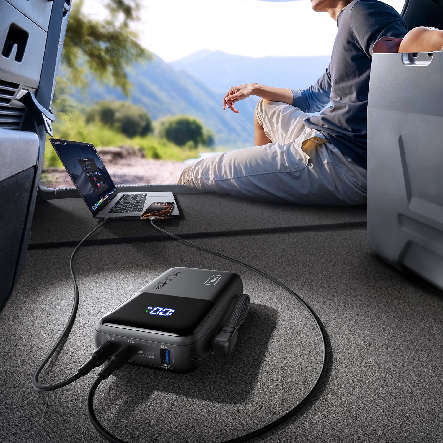 INIU Cougar P63-E1 Power Bank charging laptop, phone, outdoors, 100W fast charge.